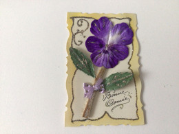 Carte Postale Ancienne Fleurs Avec Relief (différents Matériaux) Sur Carte Transparente Bonne Année - Bloemen