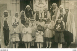 CARTE PHOTO ENFANTS DEVANT UNE EGLISE  PRIEZ POUR NOUS - To Identify