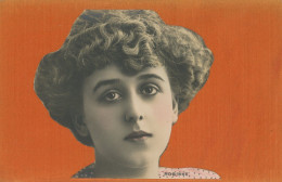 Carte En Soie Tissée Montage Avec Visage Actrice Robinne Née Montluçon Silk Card Tres Belle - Brodées