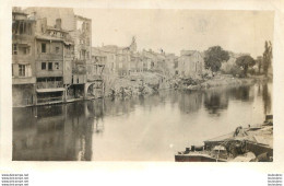 PHOTO ORIGINALE  VERDUN 1916 LES QUAIS DE LA MEUSE FORMAT 11.50 X 7 CM - Places