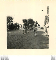 COURSE CYCLISTE  PHOTO ORIGINALE FORMAT  7 X 7 CM - Ciclismo