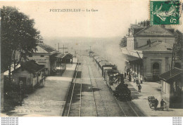 FONTAINEBLEAU LA GARE  AVEC LE TRAIN EDITION G.B.N.G. - Fontainebleau