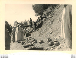 GUERRE D'ALGERIE BENI BOU LEHEM PLAT DE COUSCOUS 1955 PHOTO ORIGINALE 11 X 8 CM - Guerra, Militares