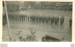 DUNKERQUE 15/10/1955 PLACE DE LA GARE LE JOUR DE L' INAUGURATION DE L'HOTEL DE VILLE PHOTO ORIGINALE 11 X 7 CM - Lugares