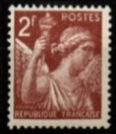 FRANCE   -  1944 .  Y&T N° 653 * . Point Blanc Sur Le Flambeau - Unused Stamps