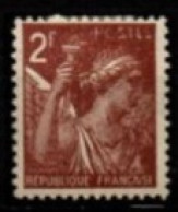 FRANCE   -  1944 .  Y&T N° 653 * . Légende  Maculée - Unused Stamps