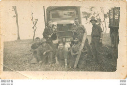 SOLDATS ET VEHICULE MILITAIRE  1951 PHOTO ORIGINALE FORMAT  11 X 7 CM - War, Military