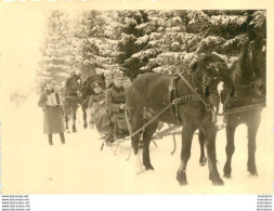 SECONDE GUERRE SOLDATS DE LA WEHRMACHT  TRAINEAU ATTELE DANS LA NEIGE  PHOTO ORIGINALE 10 X 7 CM G2 - War, Military