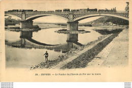 NEVERS LE VIADUC DU CHEMIN DE FER SUR LA LOIRE  AVEC LE TRAIN - Nevers