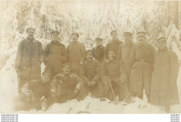 CARTE PHOTO ALLEMANDE SOLDATS ALLEMANDS DANS LA NEIGE - War 1914-18