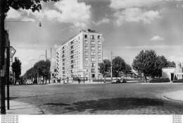 LA COURNEUVE CARREFOUR DES SIX ROUTES - La Courneuve