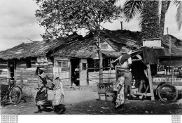 DOUALA CASES VILLAGE INDIGENE - Camerún