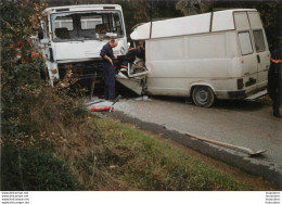 PHOTO ORIGINALE ACCIDENT 1989 CAMION ET CAMIONNETTE 11 X 7.50 CM - Auto's