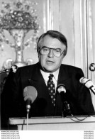 PHOTO DE PRESSE PIERRE MAUROY LEGISLATIVES 1981 FORMAT 24 X 18 CM - Geïdentificeerde Personen