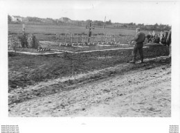 CIMETIERE SOLDATS DU REICH PHOTO ORIGINALE  10 X 7 CM - Guerra, Militares