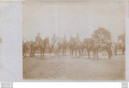 CARTE PHOTO SOLDATS ALLEMANDS ET CASQUES A POINTE - Weltkrieg 1914-18