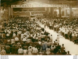 1960 MANIFESTATION DU COMITE D'ACTION LAIQUE PARC DES EXPOSITIONS PORTE DE VERSAILLES PHOTO DE PRESSE 18 X 13 CM - Other & Unclassified