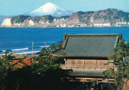 1 AK Japan * Der Komyoji Tempel - Im Hintergrund Der Vulkan Fuji * - Sonstige & Ohne Zuordnung