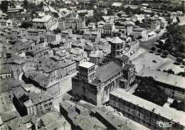 63 - Issoire - Vue Aérienne Sur L'Eglise - Mention Photographie Véritable - Carte Dentelée - CPSM Grand Format - Carte N - Issoire