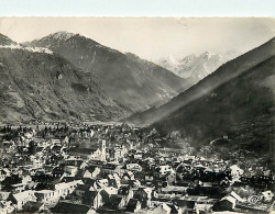 31 - Luchon - Vue Générale Aérienne - Mention Photographie Véritable - Carte Dentelée - CPSM Grand Format - Etat Abimée  - Luchon