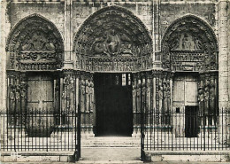 28 - Chartres - La Cathédrale - Portail Royal - Mention Photographie Véritable - Carte Dentelée - CPSM Grand Format - Vo - Chartres