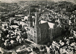 28 - Chartres - La Cathédrale - Vue Aérienne - Mention Photographie Véritable - Carte Dentelée - CPSM Grand Format - Eta - Chartres
