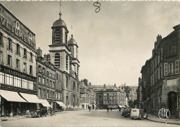 08 - Sedan - La Place D'Armes - Animée - Automobiles - Mention Photographie Véritable - Carte Dentelée - CPSM Grand Form - Sedan