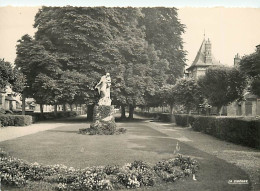 28 - Dreux - Le Square De La République - Mention Photographie Véritable - Carte Dentelée - CPSM Grand Format - Carte Ne - Dreux