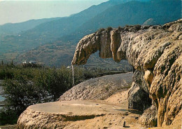 05 - Guillestre - Environs De Montdauphin - Guillestre - La Fontaine Pétrifiante De Réotier - CPM - Voir Scans Recto-Ver - Guillestre