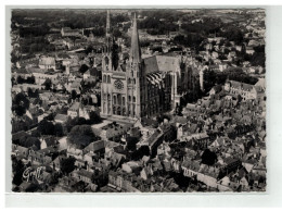 28 CHARTRES EN BEAUCE CHARTRAINE LA CATHEDRALE VUE D AVION N°978 - Chartres