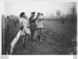 CEREMONIE AVEC DIFFERENTS OFFICIERS   PHOTO ORIGINALE 18 X 13 CM - Krieg, Militär