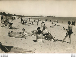 CARNAC PLAGE  1952  LA PLAGE ET POINTE CHURCHILL FEMMES EN MAILLOTS DE BAIN - Carnac