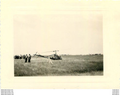 TOUSSUS LE NOBLE 1954 HELICOPTERE HILLER  PHOTO 10.50 X 8 CM - Aviazione