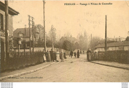 PRESLES PASSAGE A NIVEAU DE COURCELLES - Presles