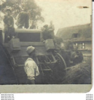 PREMIERE GUERRE LA MOISSON PHOTO SUR CARTON FORMAT 4 X 4 CM - Guerre, Militaire