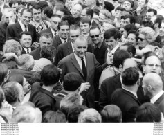 ELECTIONS PRESIDENTIELLES 1969 SECOND TOUR  GEORGES POMPIDOU A BAYONNE 11/06/1969  KEYSTONE 24 X 18 CM - Célébrités