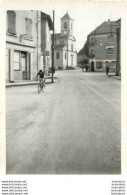 COURSE CYCLISTE 1967  LES ABRETS  ET ALENTOURS ISERE PHOTO ORIGINALE FAURE LES ABRETS  11 X 8 CM R30 - Wielrennen