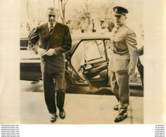 COUVE DE MURVILLE 05/1963 OTTAWA SESSION DE L'OTAN FORCES NUCLEAIRES  PHOTO KEYSTONE FORMAT 24 X 18 CM - Célébrités