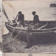 Photo Bateau De Pêche Immatriculée F1774avant  Le Départ   Réf 30230 - Boten