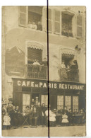 Carte Photo A Identifier  CPA . Devanture Du Café De PARIS Restaurant . Personnages En Terrasse - Photographie