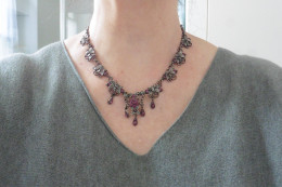 Vintage - Collier Style Princesse En Métal Argenté Serti Cristaux Strass Mauve Violet - Kettingen