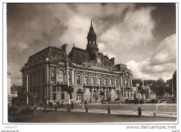 Tours, L'Hôtel De Ville, Animée - Tours