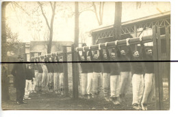 Carte Photo. CPA. D79. Saint-Maixent-l'École . Soldats A L'entraînement Physique Militaire - Saint Maixent L'Ecole