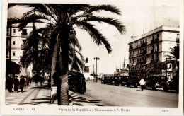 Cadiz - Plaza De La Republica - Cádiz