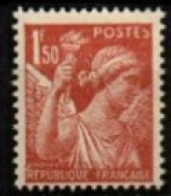 FRANCE   -  1944 .  Y&T N° 652 *.  Le S De Postes Est Cassé +  Point Sur R - Ongebruikt