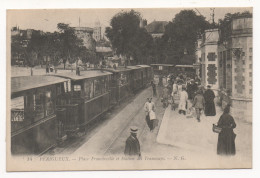 PERIGUEUX    24  DORDOGNE PERIGORD  PLACE FRANCHEVILLE ET STATION DES TRAMWAYS - Périgueux