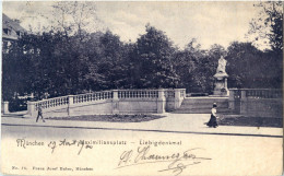 München - Maximiliansplatz - Liebig Denkmal - Muenchen