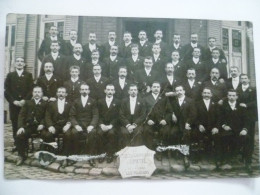 SELECTION -  TOURCOING  - CARTE PHOTO - Le Cercle Orpheonique L' Amitié .ex - Chorale " Les Folichons "  (pli) - Tourcoing