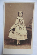 Photo CDV Danseuse Mlle Simon Ballet De L'Opéra Paris Disdéri 1862 Danse Fond Levert - Anciennes (Av. 1900)