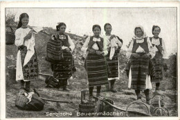 Serbische Bauernmädchen - Serbia